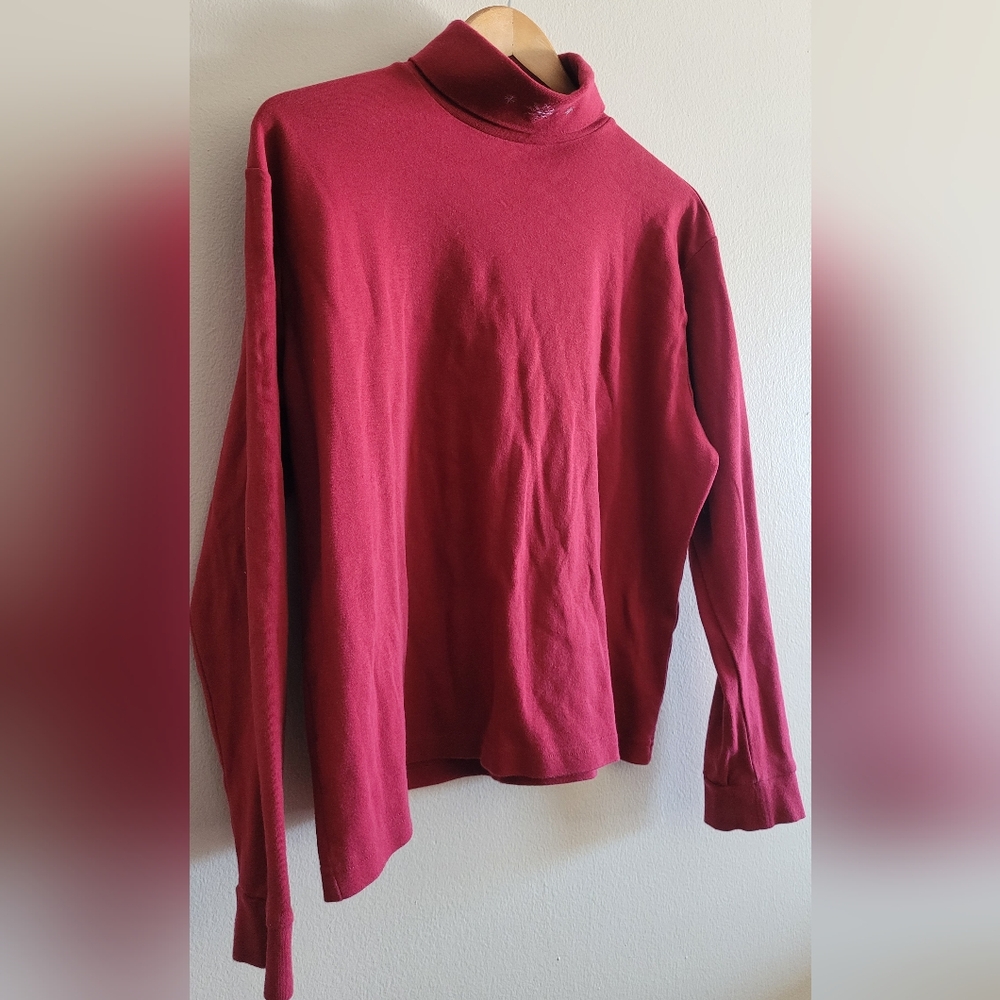 Vtg Woolrich snowflake embroidered cotton turtleneck top Women's XL, Ruby red.